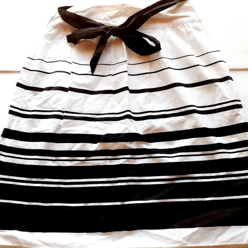 IZ Byer California Womens Skirt White Black Tie Stripes Size 7 New